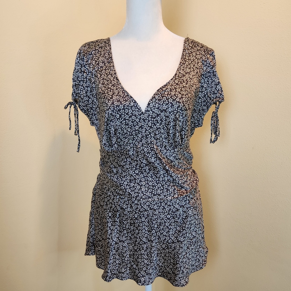 Express Design Studio silk floral blouse, size Large